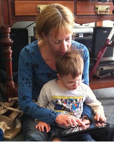 readingwithipad.jpg